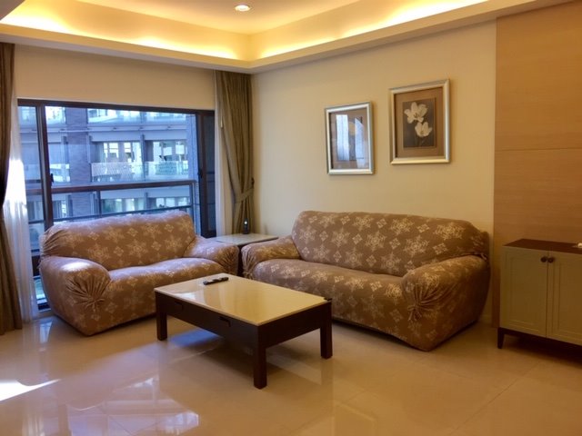 Sec. 1, Donghua St. 3LDK+Den